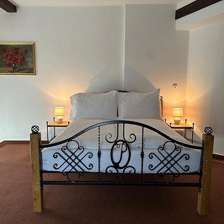 Lesní Hotel Peršlák Nová Bystřice Esterno foto