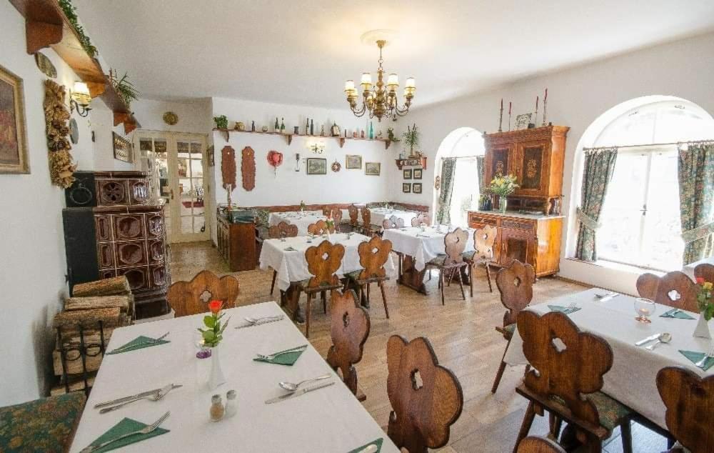 Lesní Hotel Peršlák Nová Bystřice Esterno foto