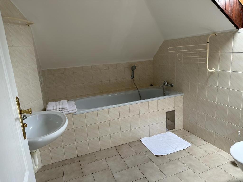 Lesní Hotel Peršlák Nová Bystřice Esterno foto