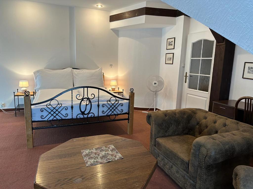 Lesní Hotel Peršlák Nová Bystřice Esterno foto