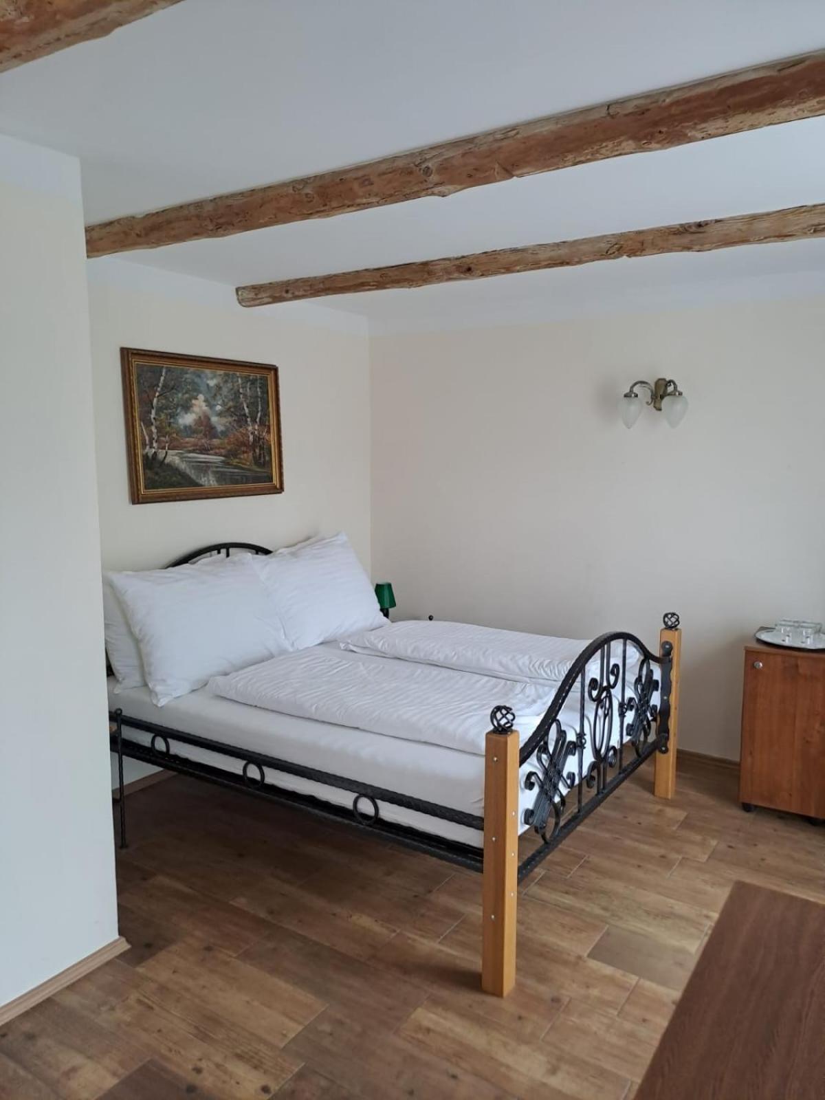 Lesní Hotel Peršlák Nová Bystřice Esterno foto