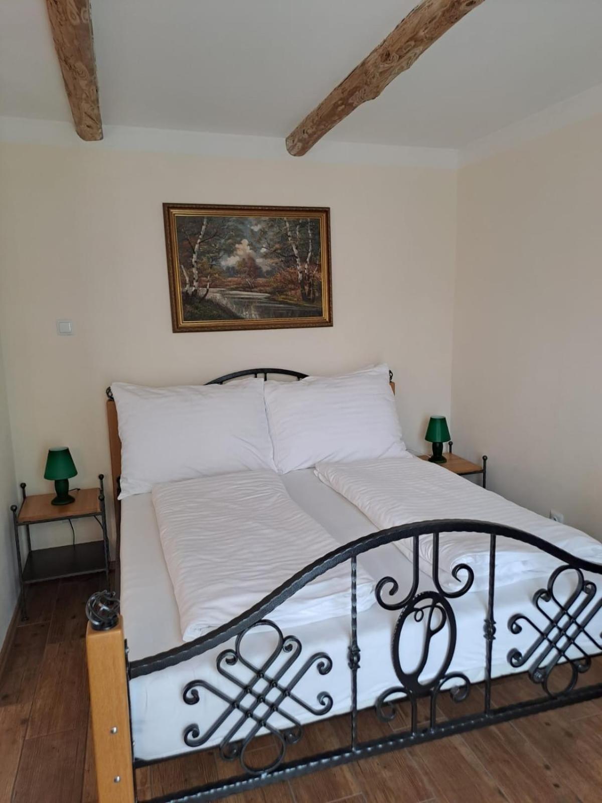 Lesní Hotel Peršlák Nová Bystřice Esterno foto